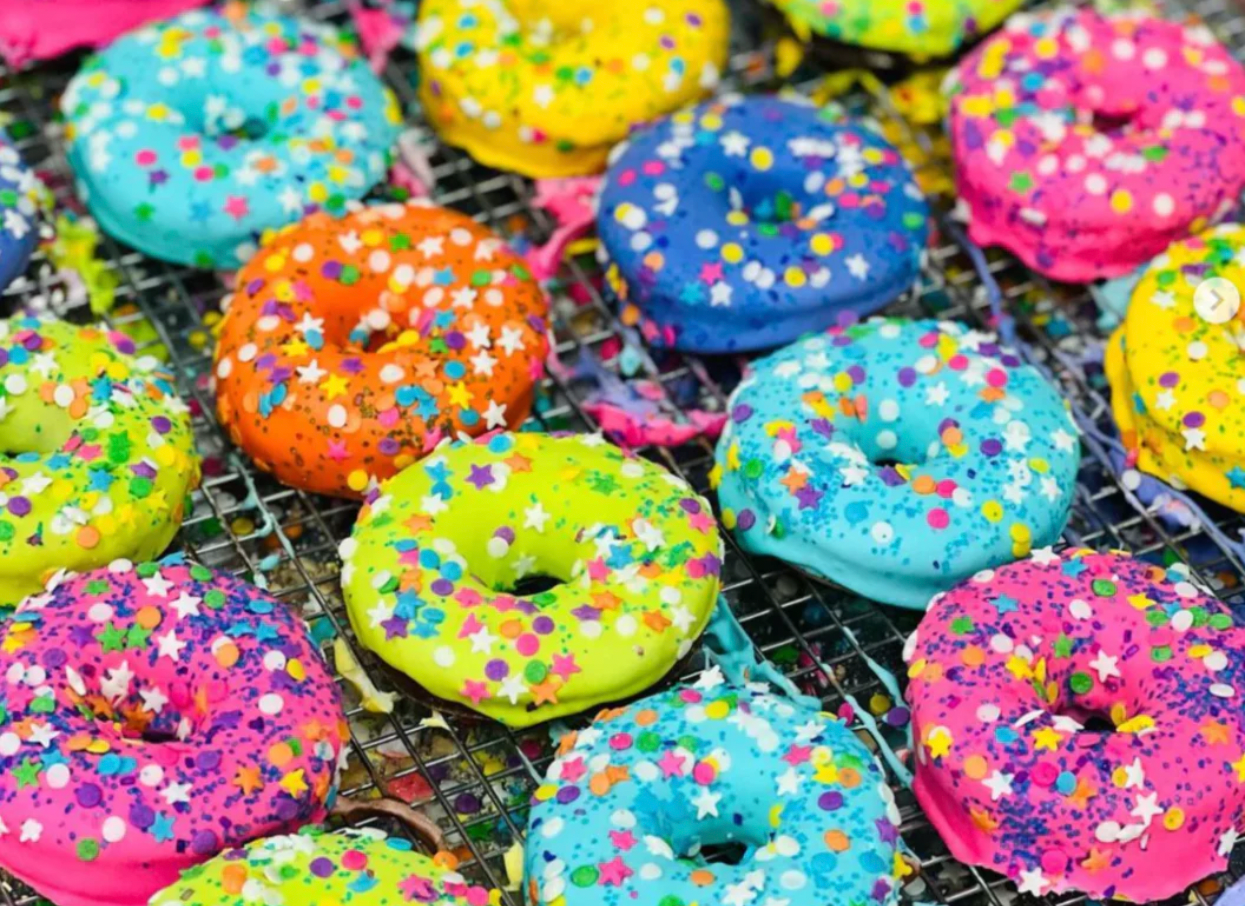 Snaks 5th Avenchew Unicorn Donuts